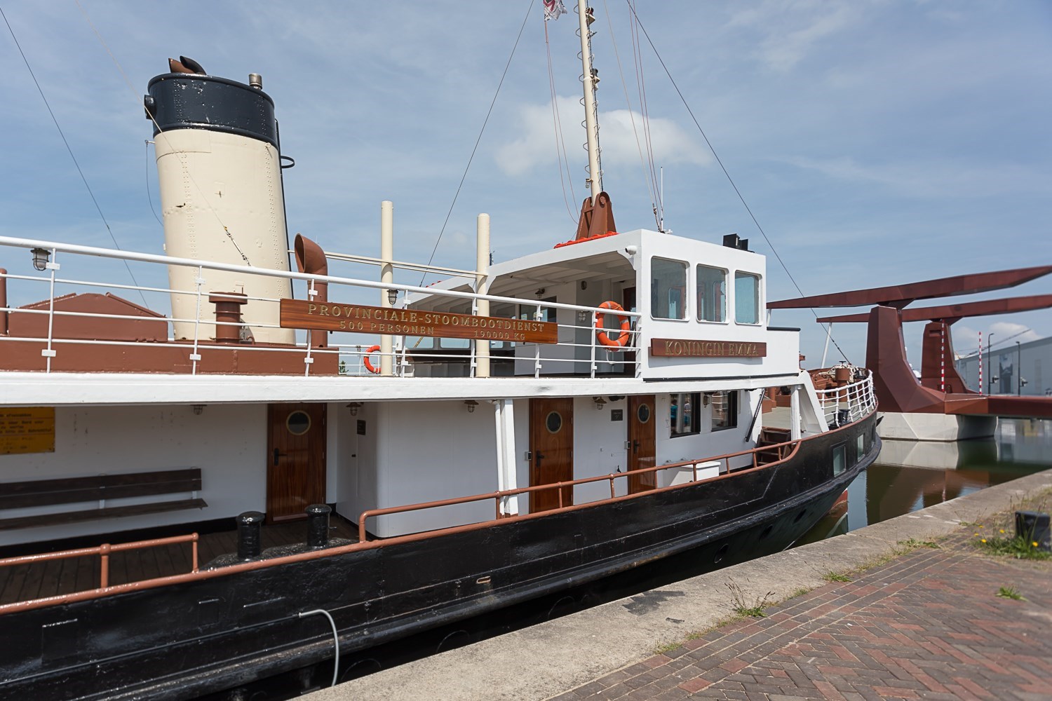 Hotelboot Koningin Emma Uit 1933 - OrigineelOvernachten