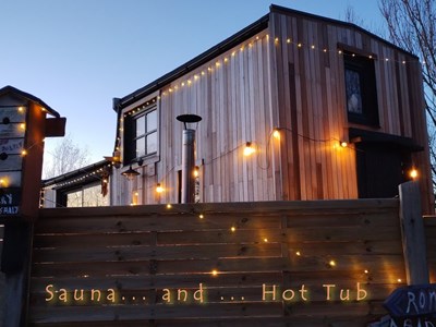 Tiny House op de prairie met hottub en sauna Tiny House op de prairie met hottub en sauna