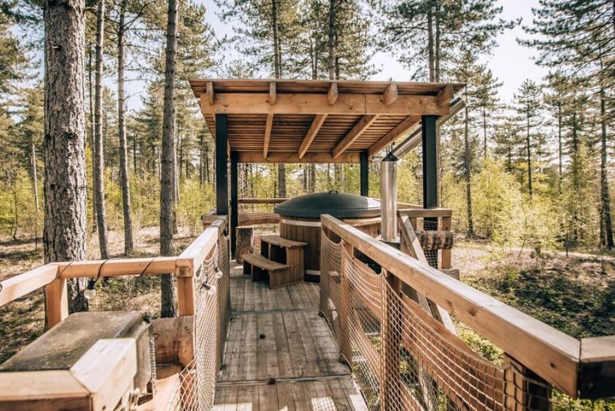 Cabin op 3 meter boven de grond met een fantastisch uitzicht op het bos