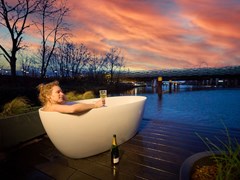 Uniek Drijvend huisje in Den Bosch met sauna en buitenbad Uniek Drijvend huisje in Den Bosch met sauna en buitenbad