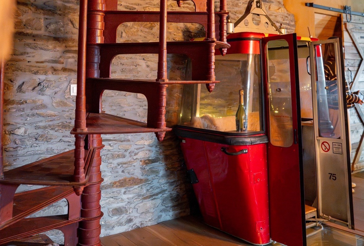 Slapen in wintersportsferen: Uniek vakantiehuis met échte skiliftcabine