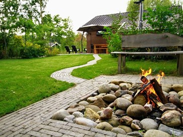 Vakantiehuis met hottub en royale tuin Vakantiehuis met hottub en royale tuin