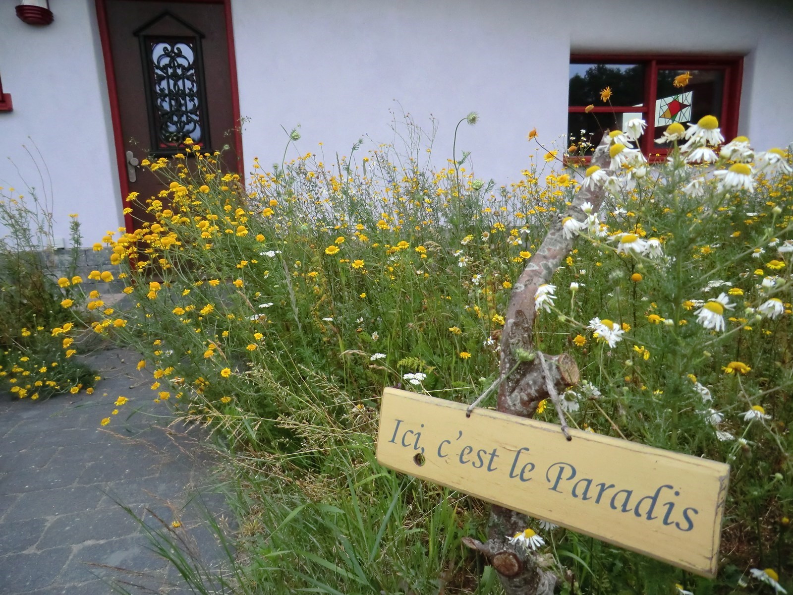 Uniek eigentijs off the grid stro-leem vakantiehuis