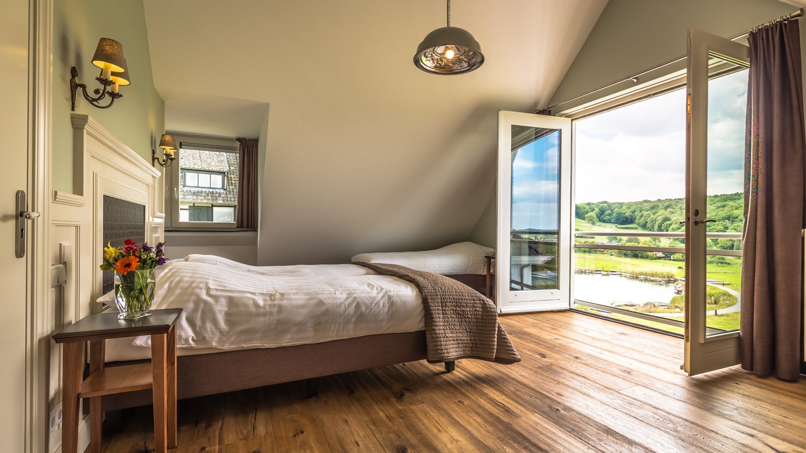 Luxe groepsaccommodatie met binnenzwembad en sauna