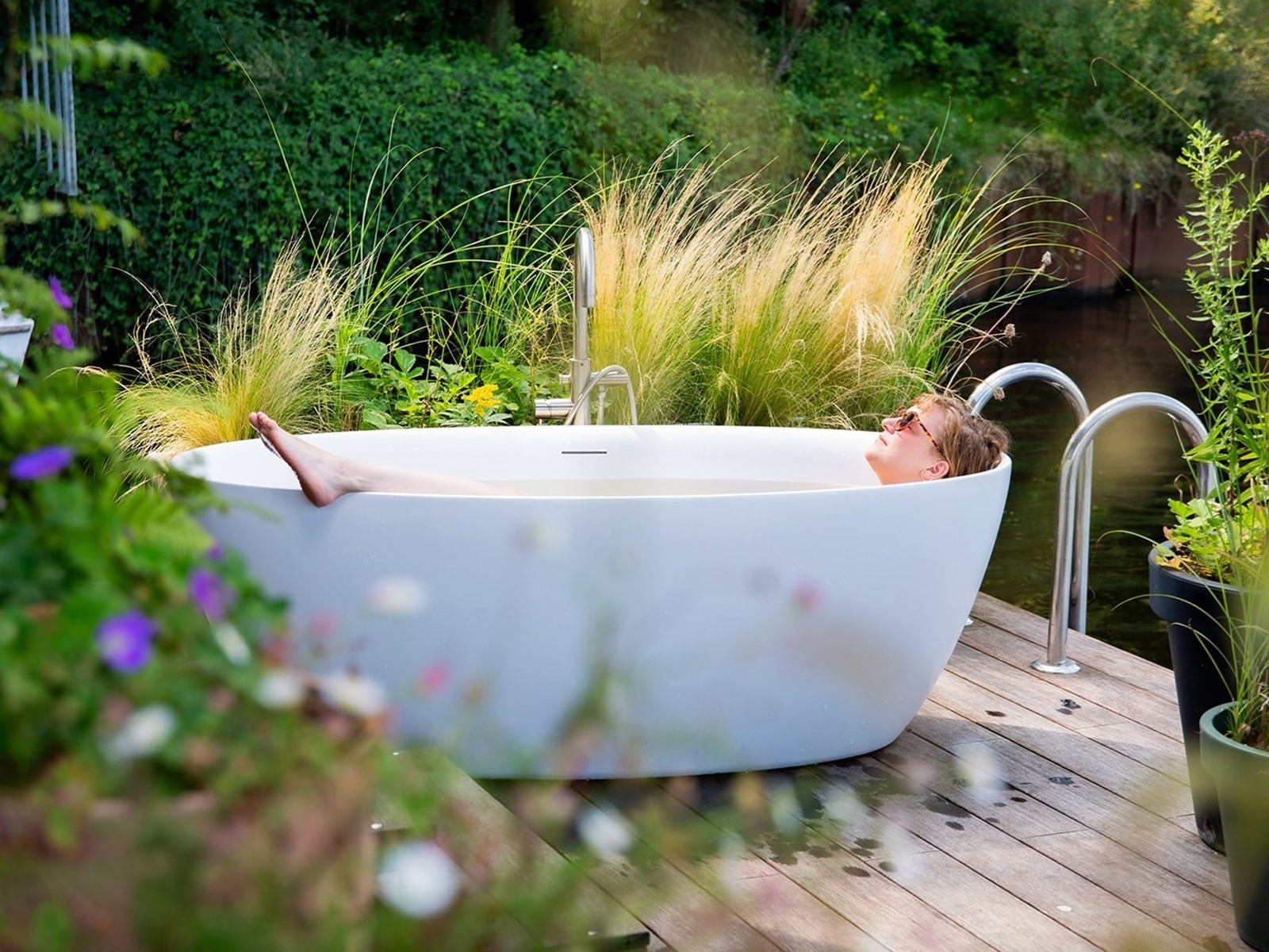 Uniek Drijvend huisje in Den Bosch met sauna en buitenbad