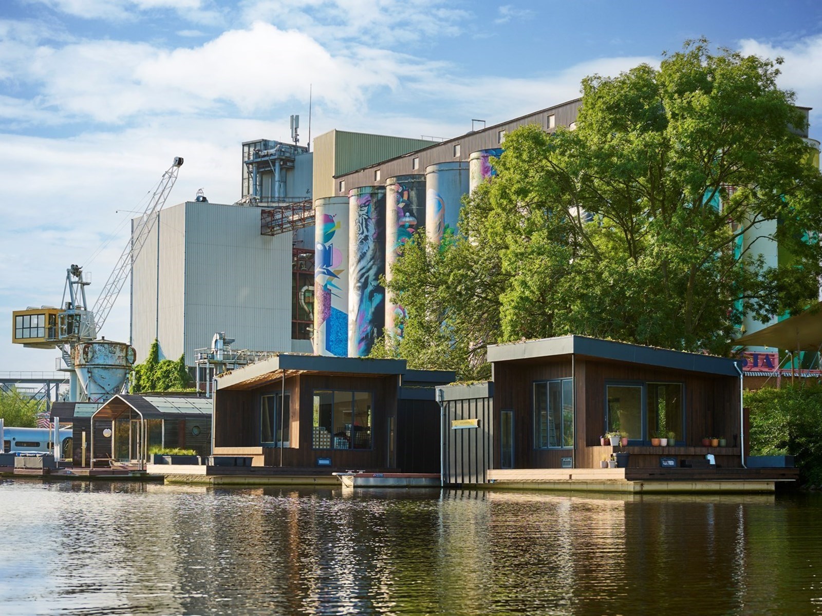 Uniek Drijvend huisje in Den Bosch met sauna en buitenbad