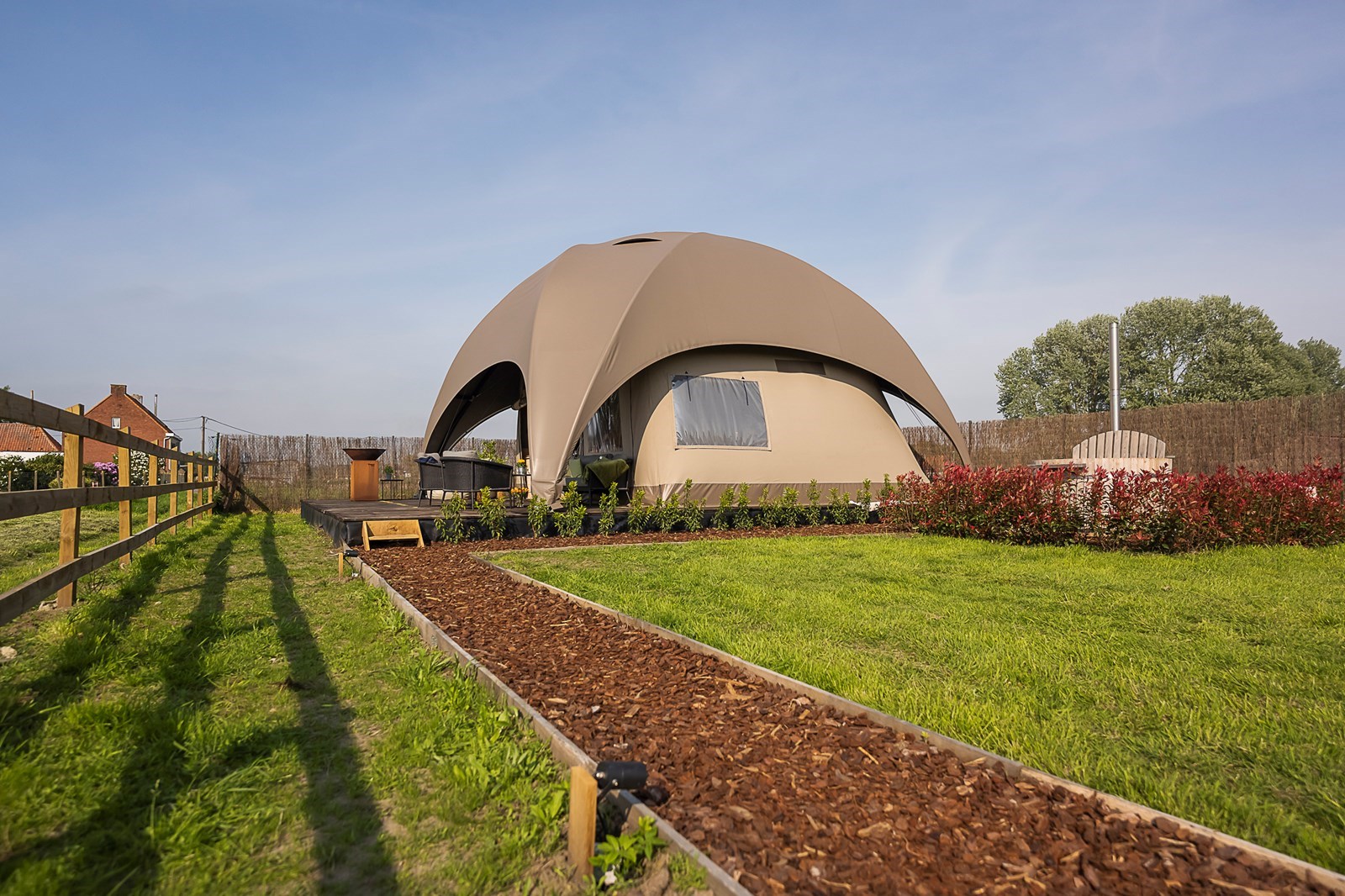 Glamping in een luxe Crossover Lodge met hottub