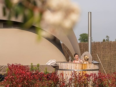 Glamping in een luxe Crossover Lodge met hottub Glamping in een luxe Crossover Lodge met hottub