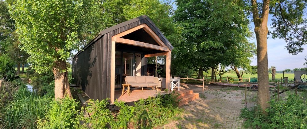 Uniek houten Lodge met hottub in de Vechtstreek