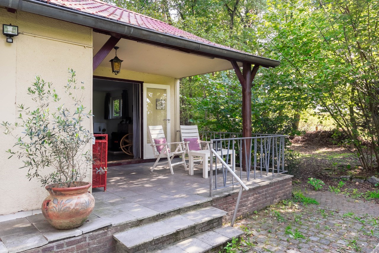 Vintage vibe vakantiehuisje met uitzicht over glooiende paardenweides