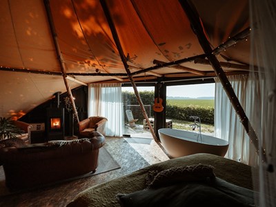 Sfeervolle Tipi tent met panoramisch uitzicht Sfeervolle Tipi tent met panoramisch uitzicht