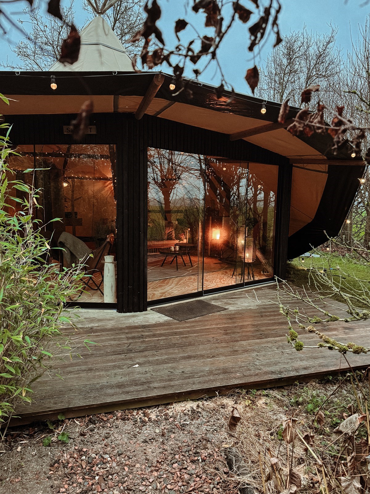 Glamping in een luxe Tipitent met hottub en pelletkachel