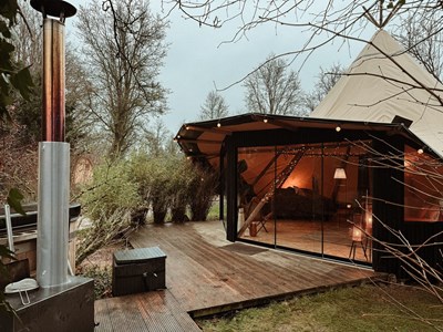 Glamping in een luxe Tipitent met hottub en pelletkachel Glamping in een luxe Tipitent met hottub en pelletkachel