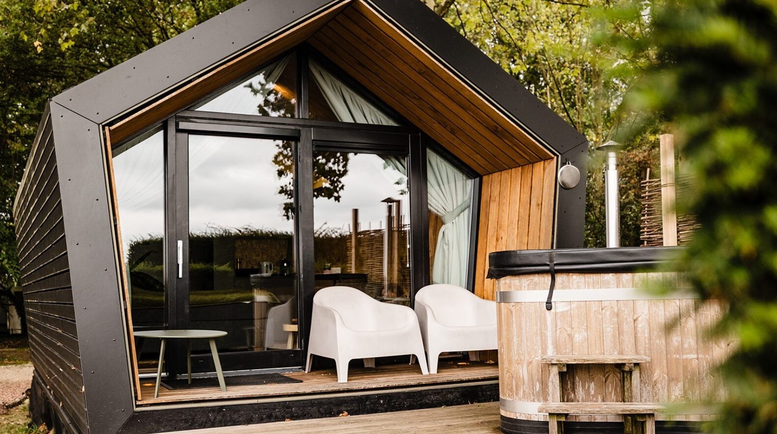 Trendy wellness Tiny house met je eigen privé hottub