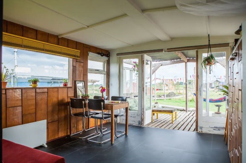 Slapen in een voormalig strandhuisje met uitzicht tot aan de horizon