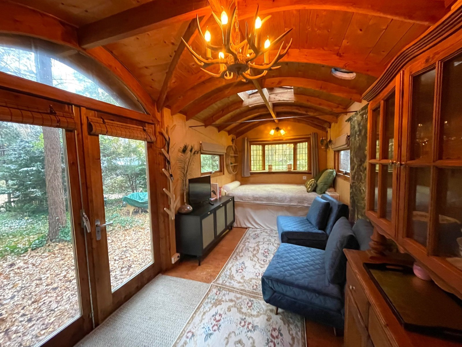 Slapen in een sfeervolle en ruime Pipowagen in Belgisch Limburg