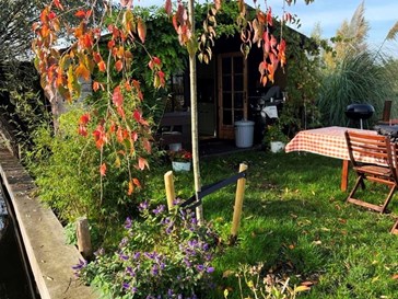 Je eigen Eiland Glamping met hottub en boot in de Vinkeveense Plassen Je eigen Eiland Glamping met hottub en boot in de Vinkeveense Plassen
