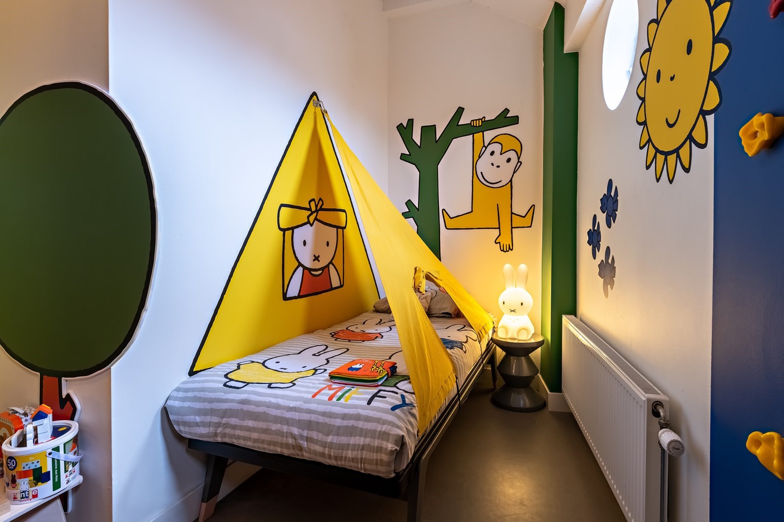 Slapen bij Nijntje en de dieren