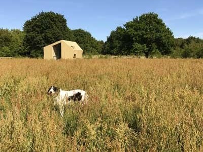Bijzondere Trek-in op een natuurkampeerterrein Bijzondere Trek-in op een natuurkampeerterrein