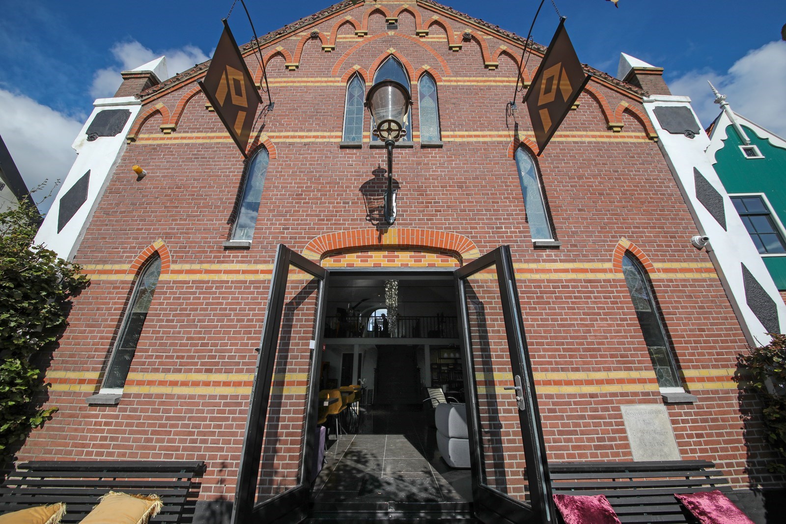Romantische sterren suite in een Kerk