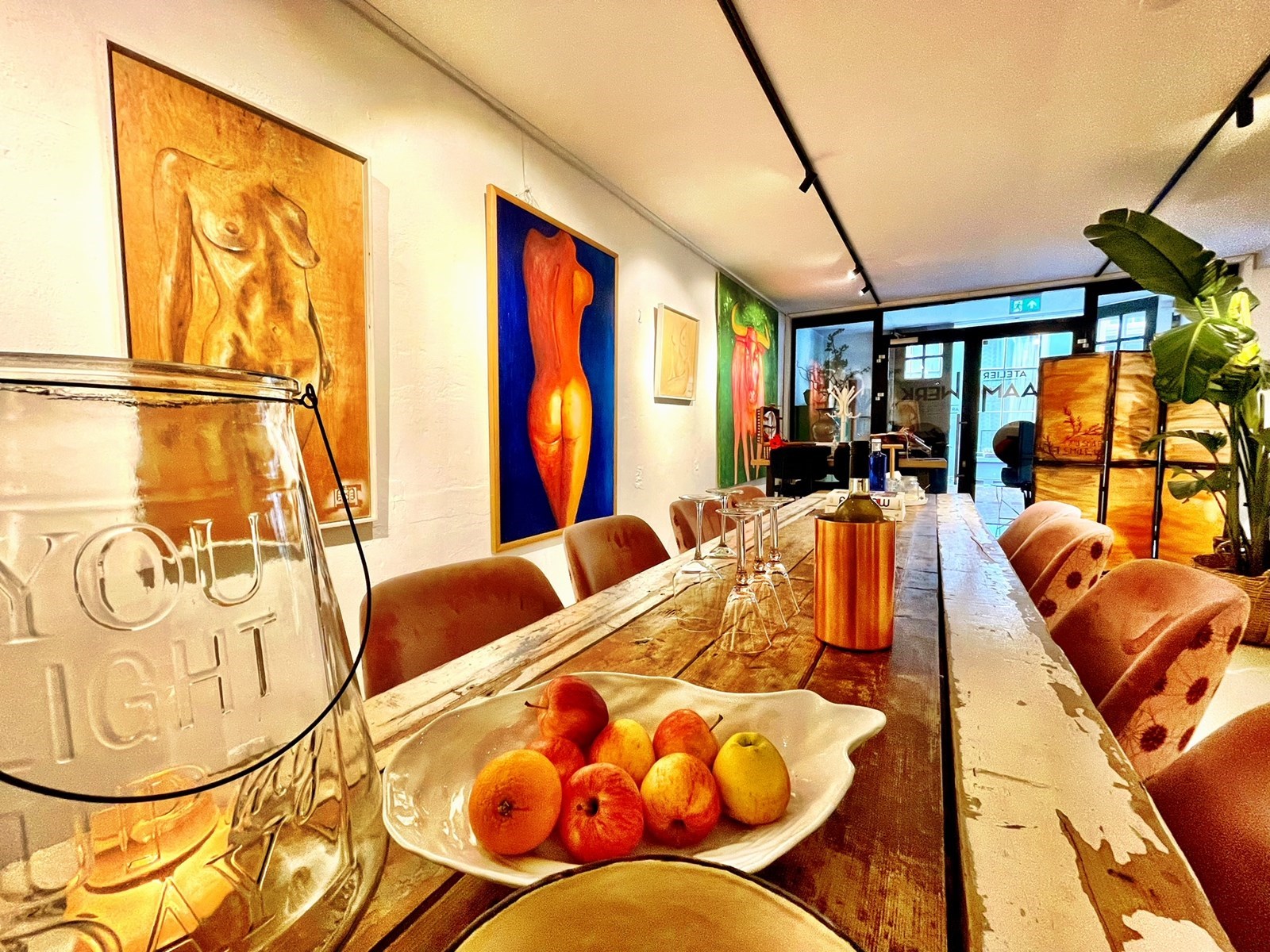 Groepsaccommodatie tussen de kleurrijke kunstwerken in hartje binnenstad Deventer - for Friends & Families