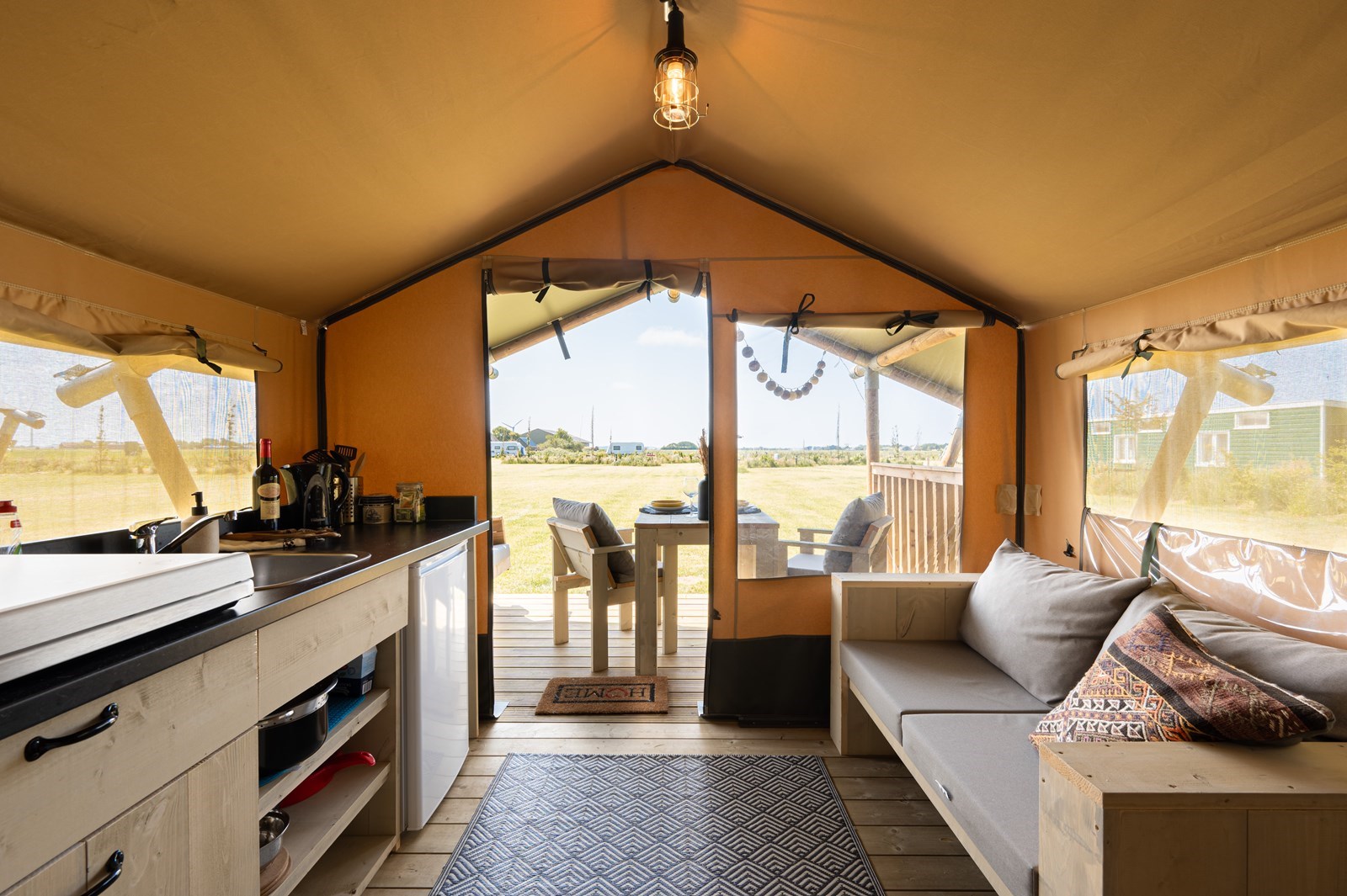 Safaritent tussen de bollenvelden en op 10 minuten van het strand