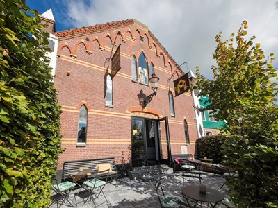 Origineel overnachten in een Tuinkamer in een Kerk Origineel overnachten in een Tuinkamer in een Kerk