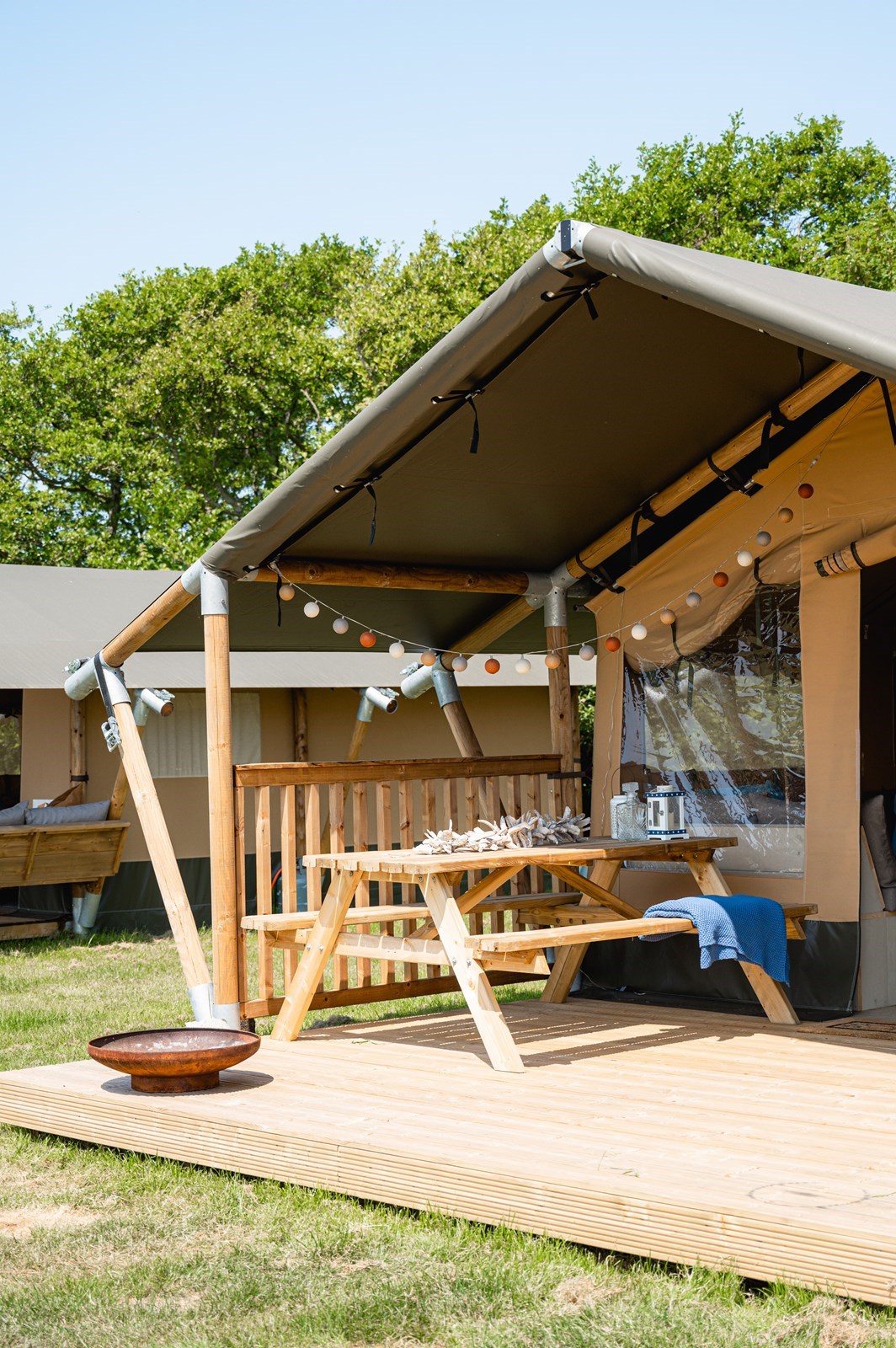 Safaritent tegen de duinen en op 10 minuten van het strand