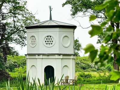 Romantisch overnachten in een eeuwenoude Duiventoren Romantisch overnachten in een eeuwenoude Duiventoren