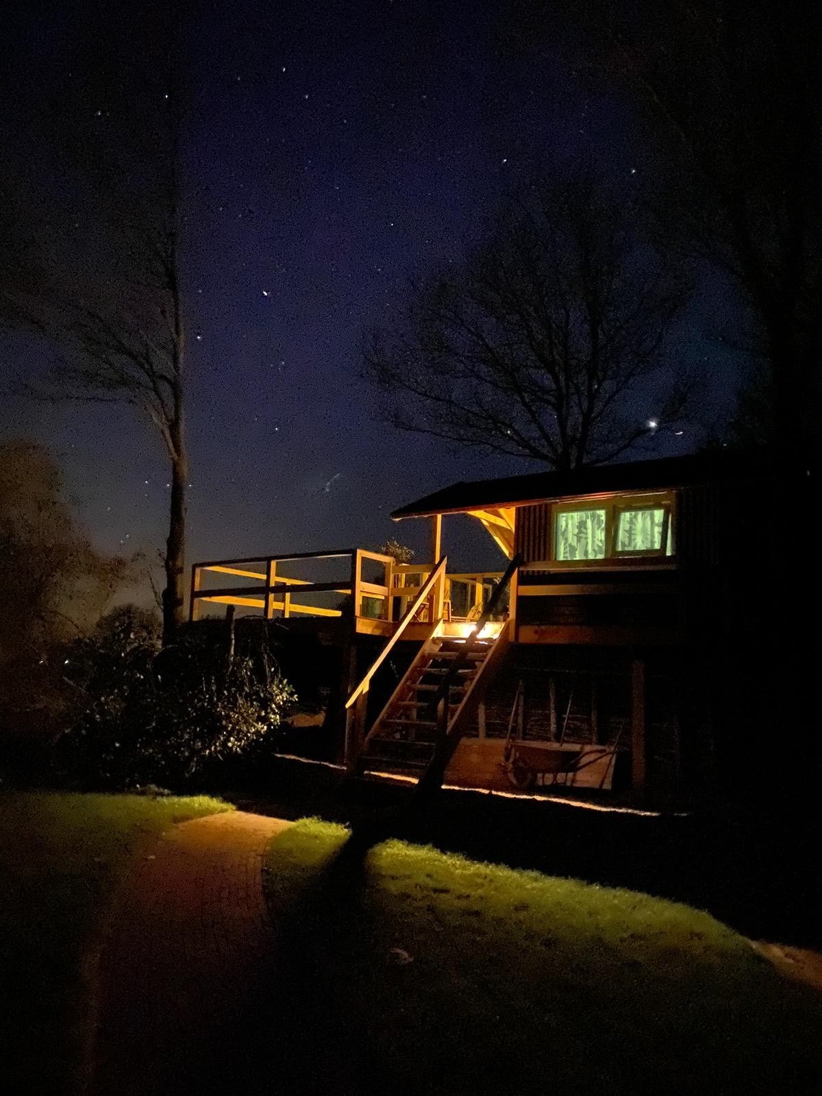 Bijzondere Natuur Cabin, met schitterend uitzicht, op 2 meter hoogte