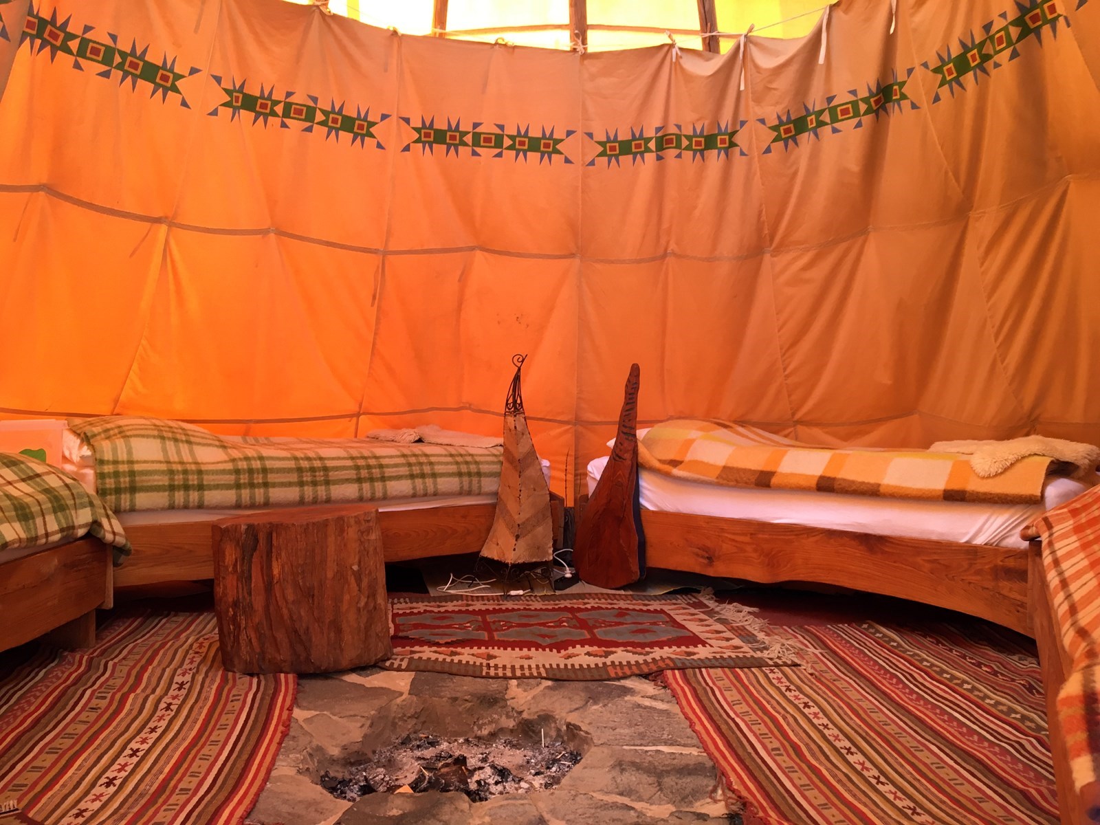 Kamperen in een Tipi in de natuur