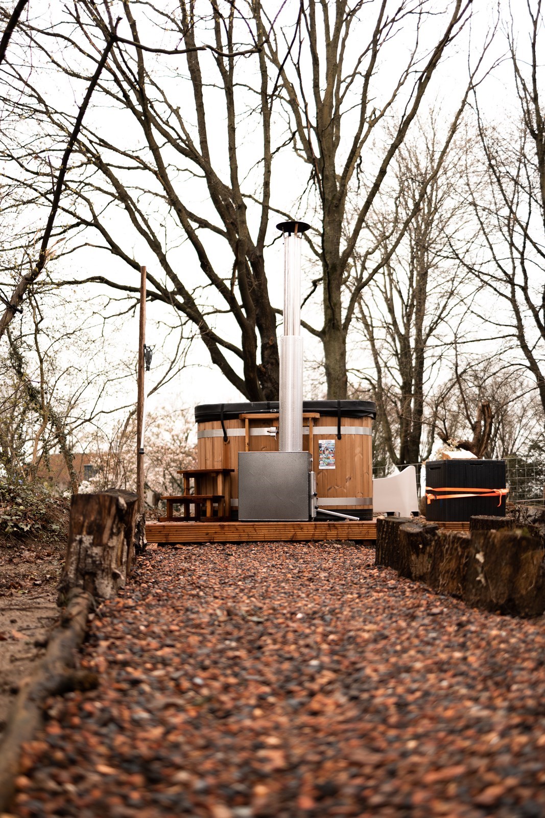 Unieke design dome met privé hottub en sterrenraam