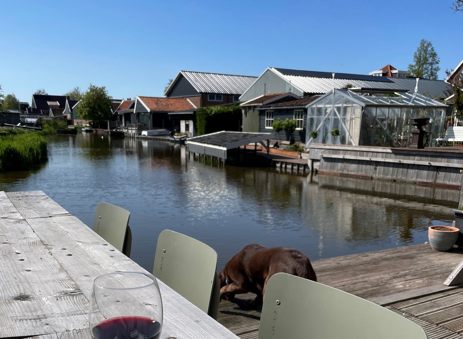 Slapen in een oud Bankfiliaal met de badkamer in de kluis.