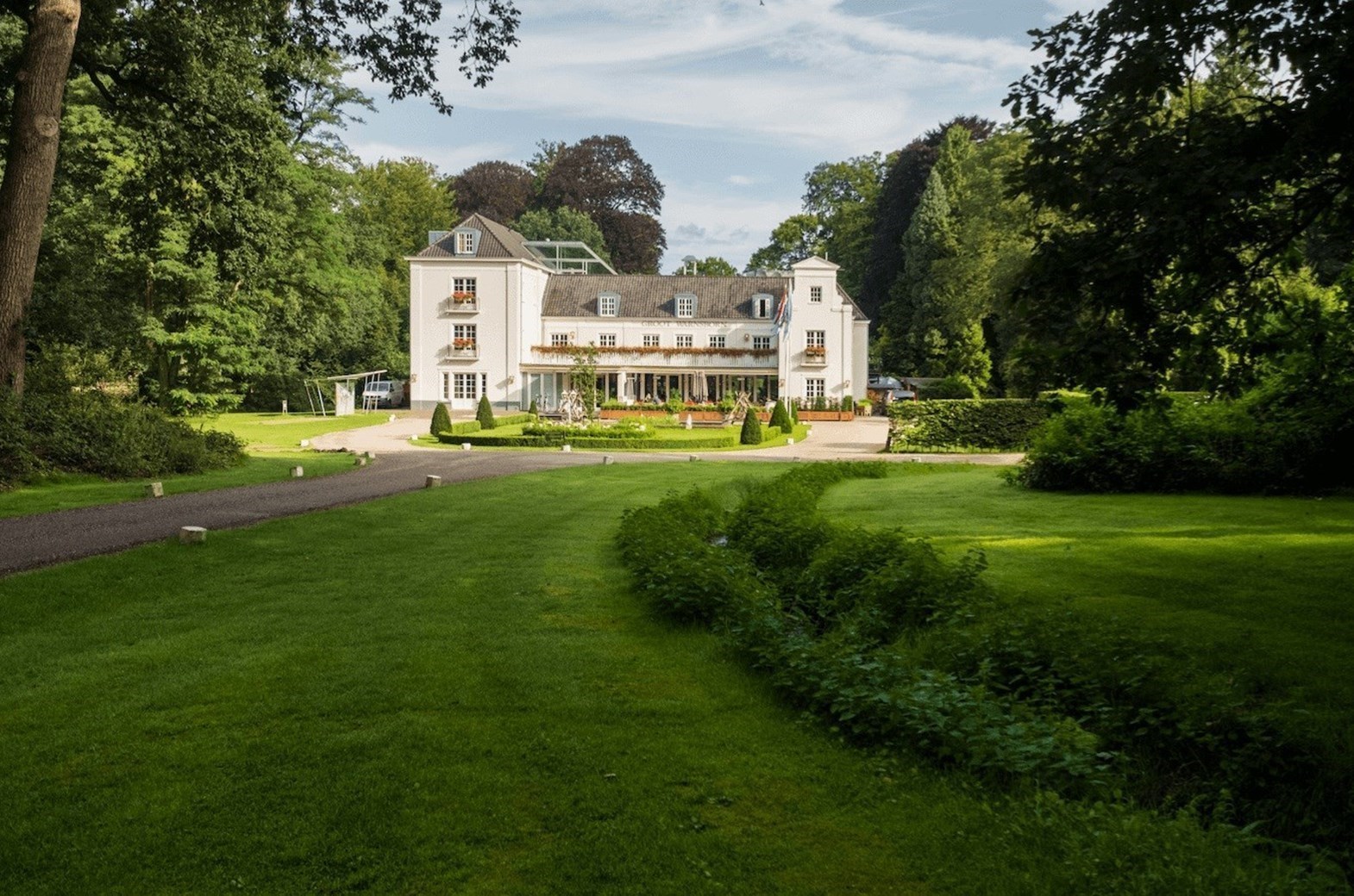 Romantische Zoldersuite met een prachtig uitzicht over het landgoed