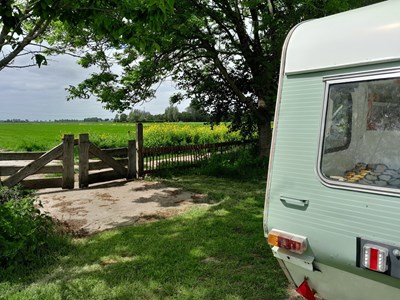 Retro caravan uit 1970 Retro caravan uit 1970