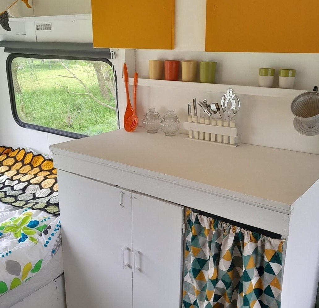 Retro caravan uit 1970