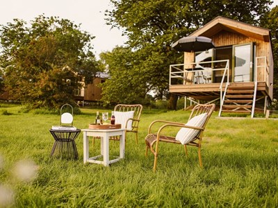 Luxe CABIN met waanzinnig uitzicht over de weilanden, de uiterwaarden en de Maas Luxe CABIN met waanzinnig uitzicht over de weilanden, de uiterwaarden en de Maas