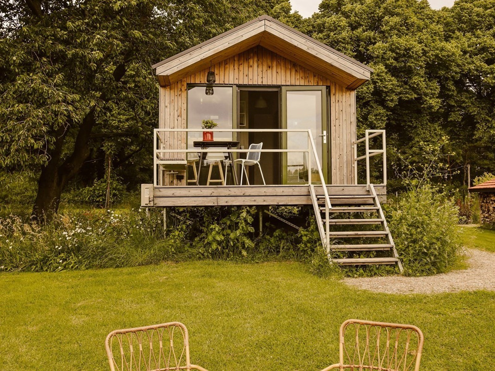 Luxe CABIN met waanzinnig uitzicht over de weilanden, de uiterwaarden en de Maas