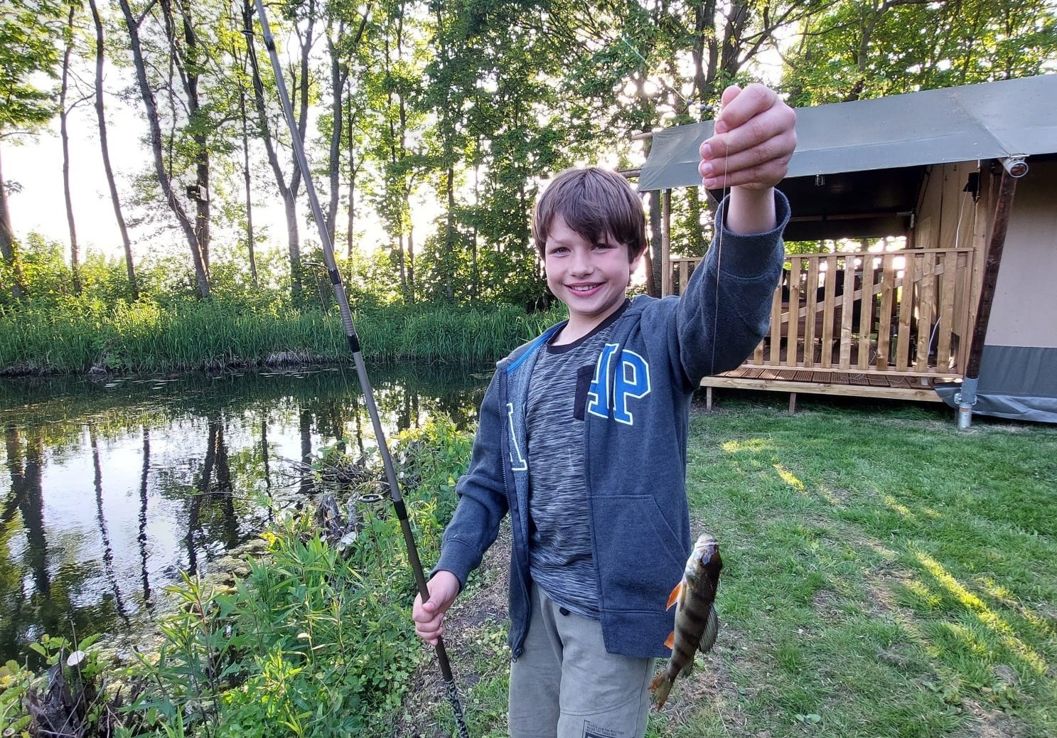 Glamping in een Safaritent aan een vijver