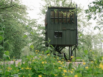 Unieke Spothut naast de ingang van park de Hoge Veluwe Unieke Spothut naast de ingang van park de Hoge Veluwe