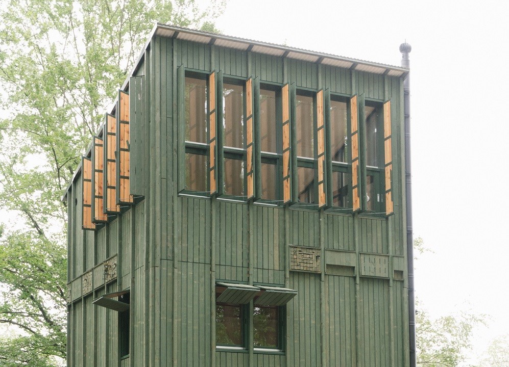 Unieke Spothut naast de ingang van park de Hoge Veluwe