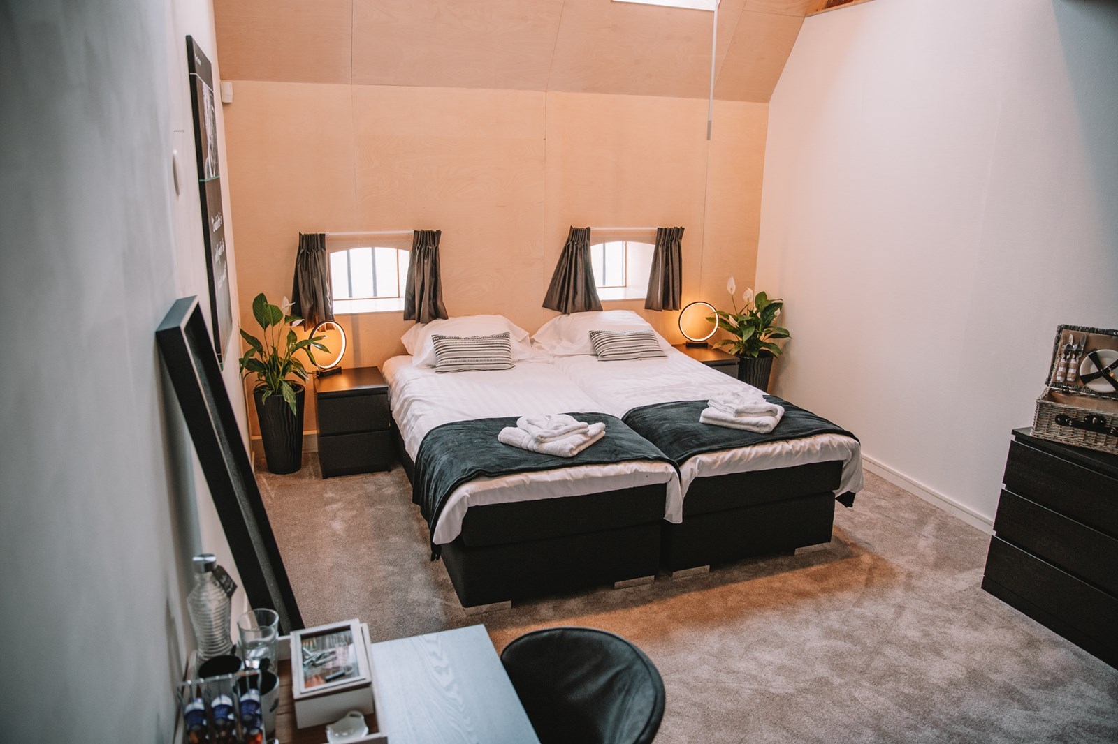 Kamer in een 200 jaar oude boerderij met houtgestookte sauna en hottub