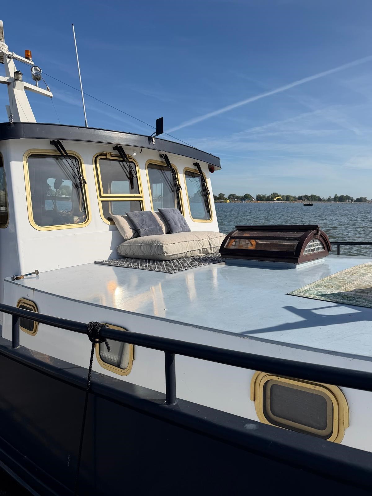 Slapen op een schip in de jachthaven van het pittoreske dorpje Monnickendam