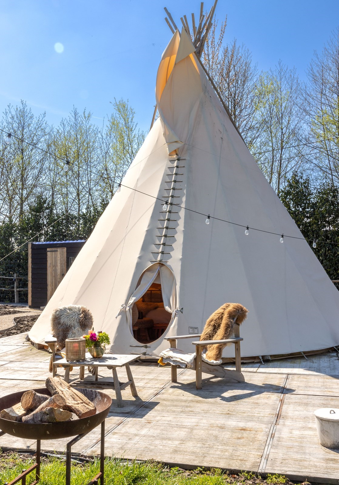 Glamping in een sfeervolle Tipi met hottub