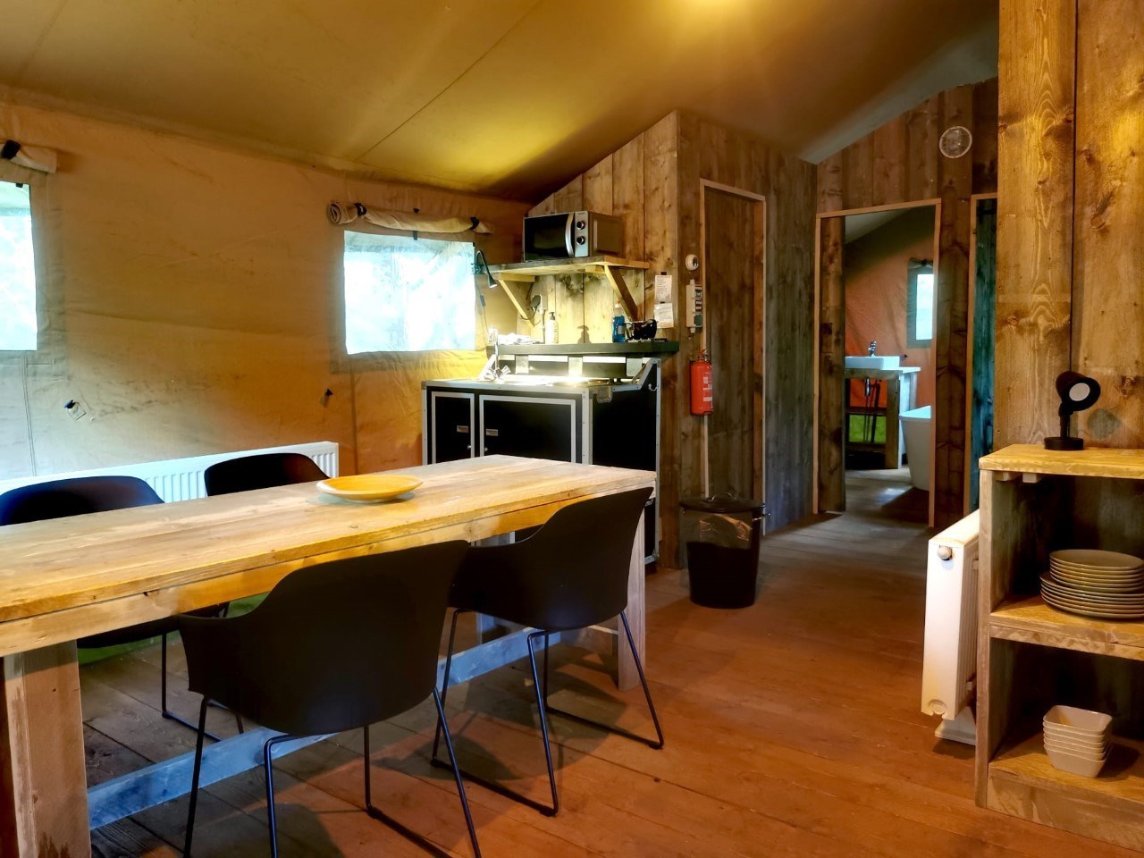 Unieke Glamping tent met ligbad