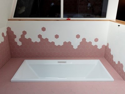 Romantische kamer met verzonken bad en dubbele douche in een gastronomische B&B Romantische kamer met verzonken bad en dubbele douche in een gastronomische B&B
