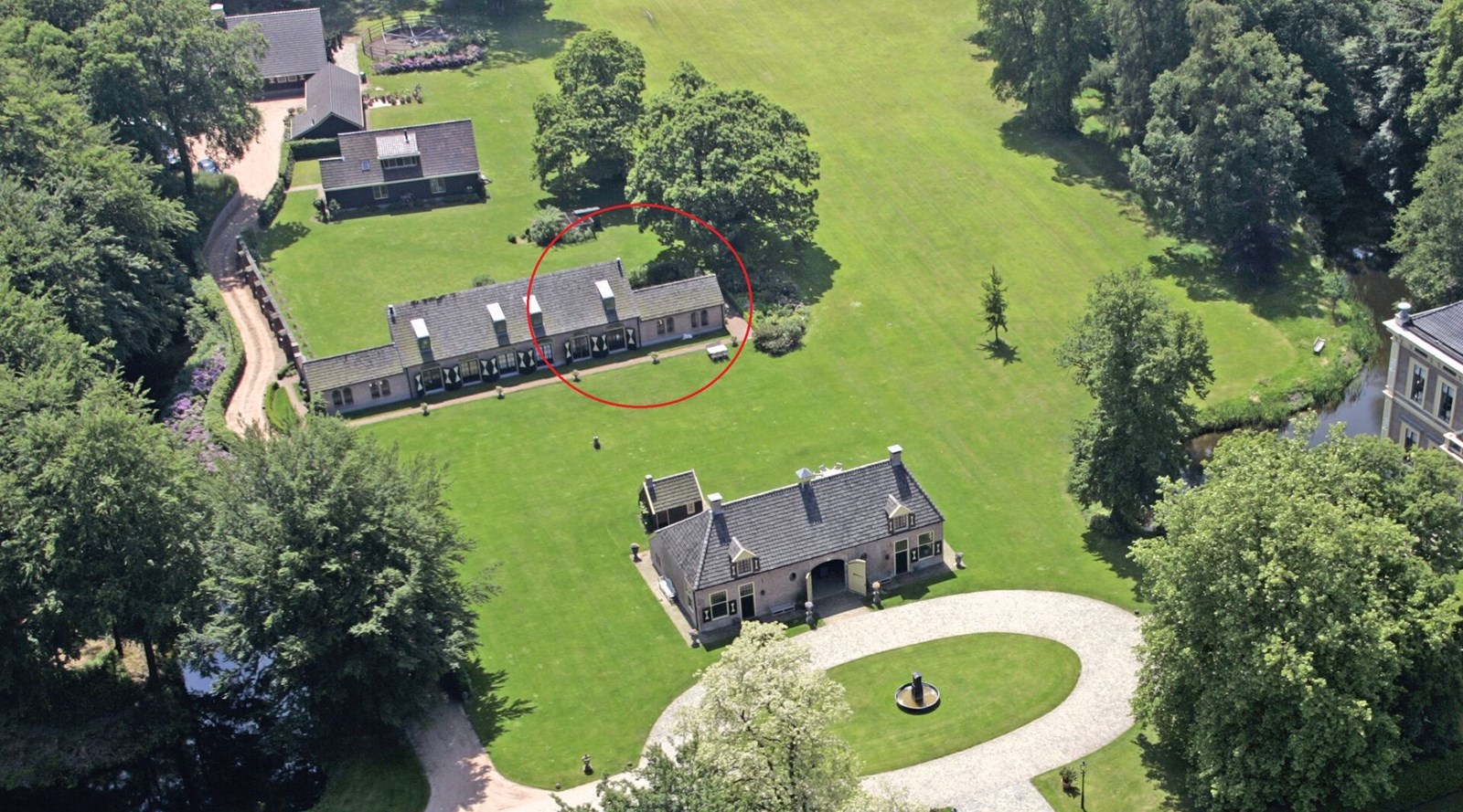 Historisch vakantiehuis met uitzicht op het Koningshuis en de royale landschapstuin