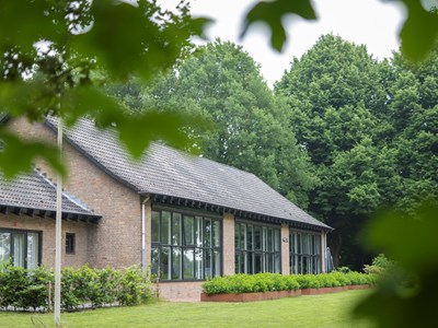 Vakantieappartement in de voormalige personeelskamer van een oude school Vakantieappartement in de voormalige personeelskamer van een oude school