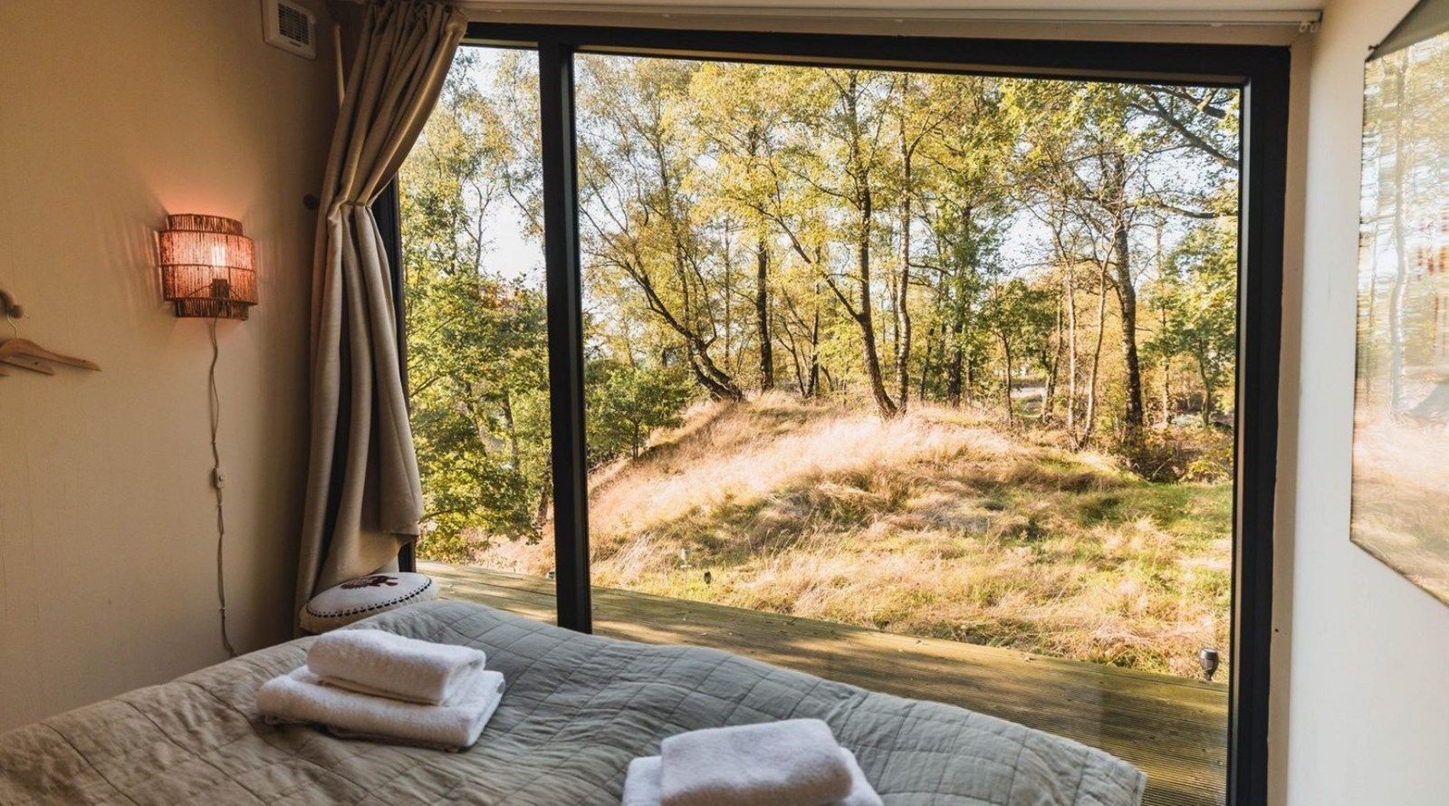 Romantische cabin op een heuvel met vrij uitzicht aan alle kanten