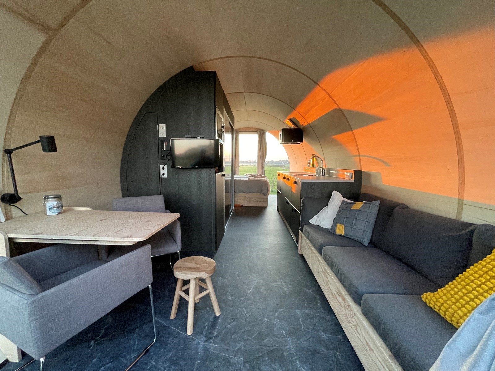 Unieke Eco-lodge in de vorm van een boomstam